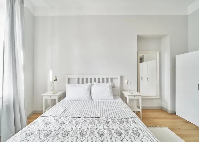 Cute&light Apartment, Centre